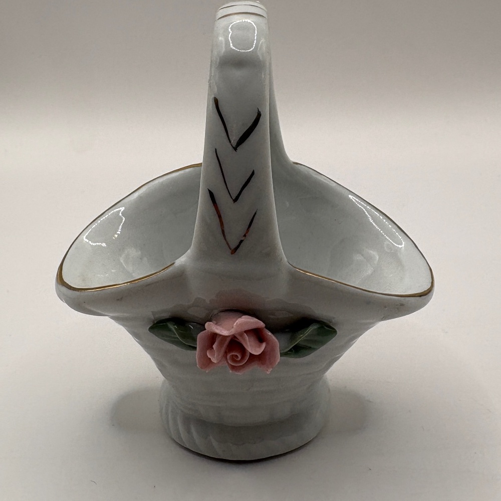 Vintage Rose Floral Basket Made in China 4.5" Tall